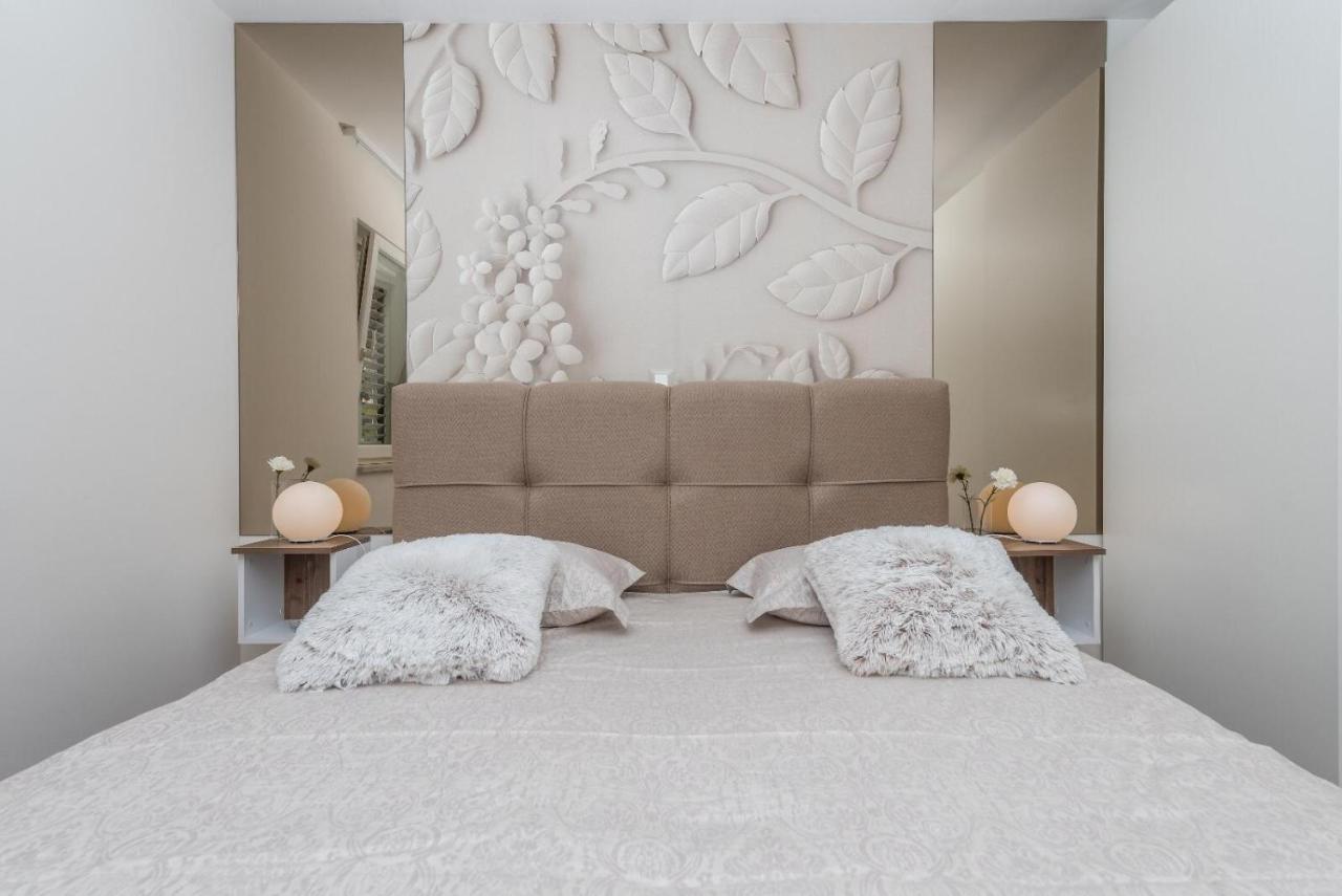 Chic Apartment Zoja Near Beach With Free Parking Makarska Eksteriør billede