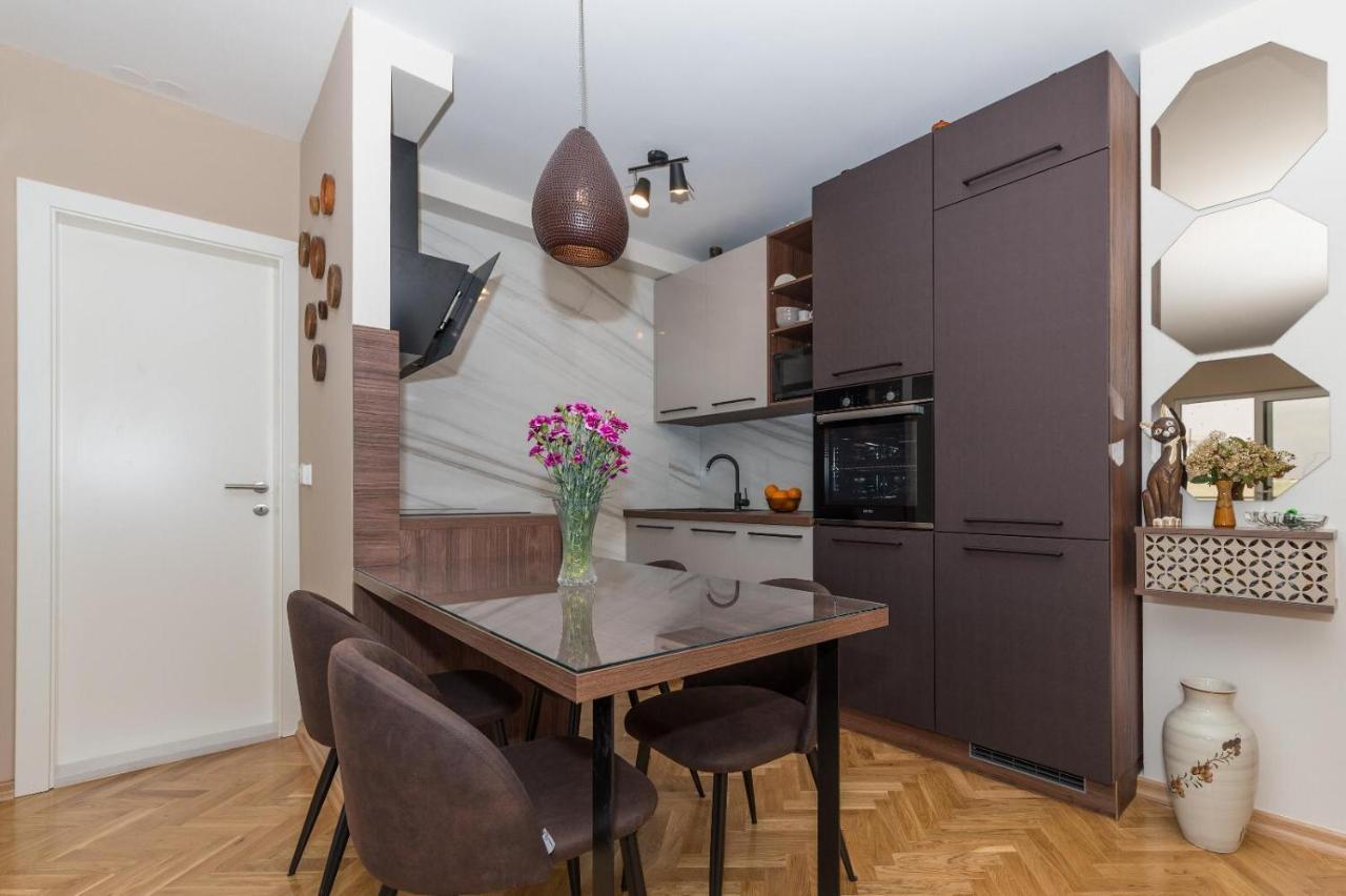 Chic Apartment Zoja Near Beach With Free Parking Makarska Eksteriør billede