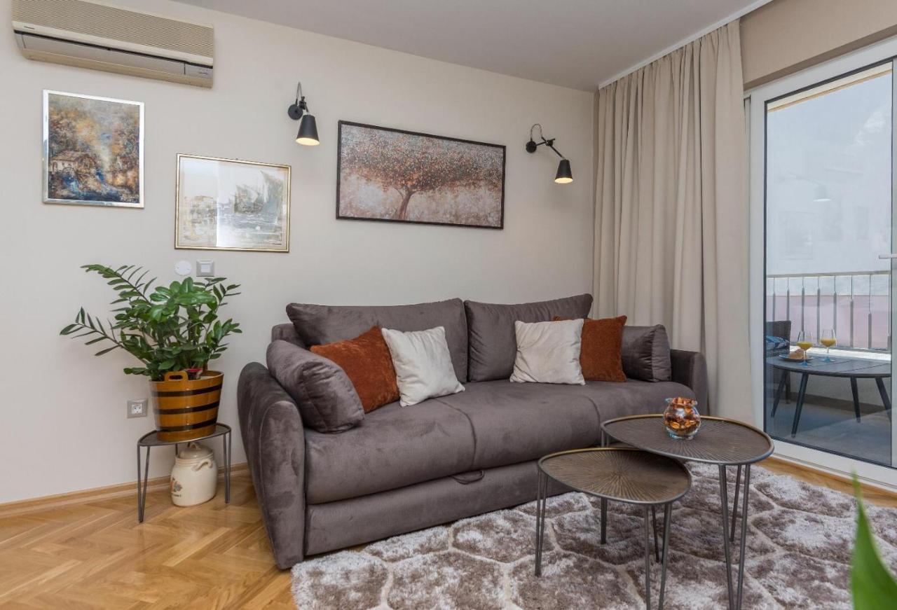 Chic Apartment Zoja Near Beach With Free Parking Makarska Eksteriør billede
