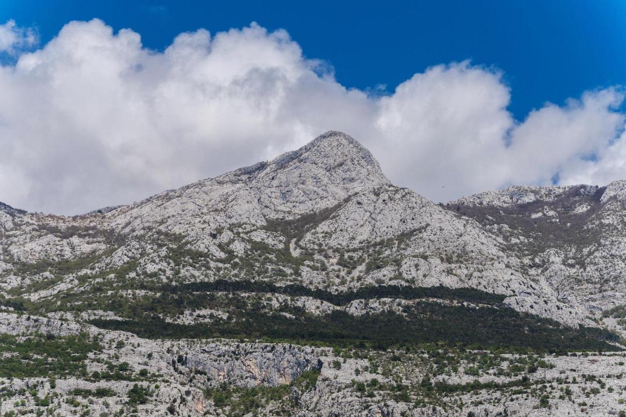 Chic Apartment Zoja Near Beach With Free Parking Makarska Eksteriør billede