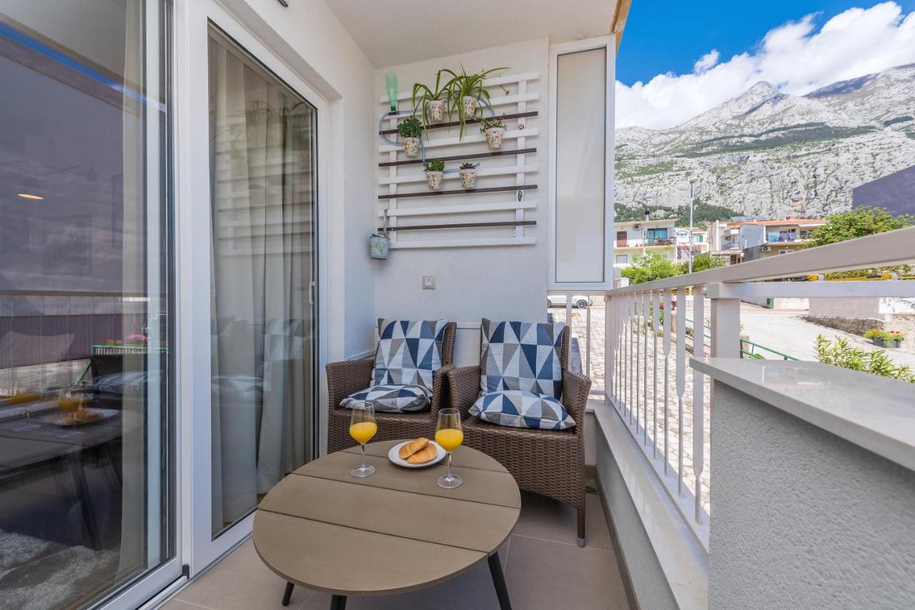 Chic Apartment Zoja Near Beach With Free Parking Makarska Eksteriør billede